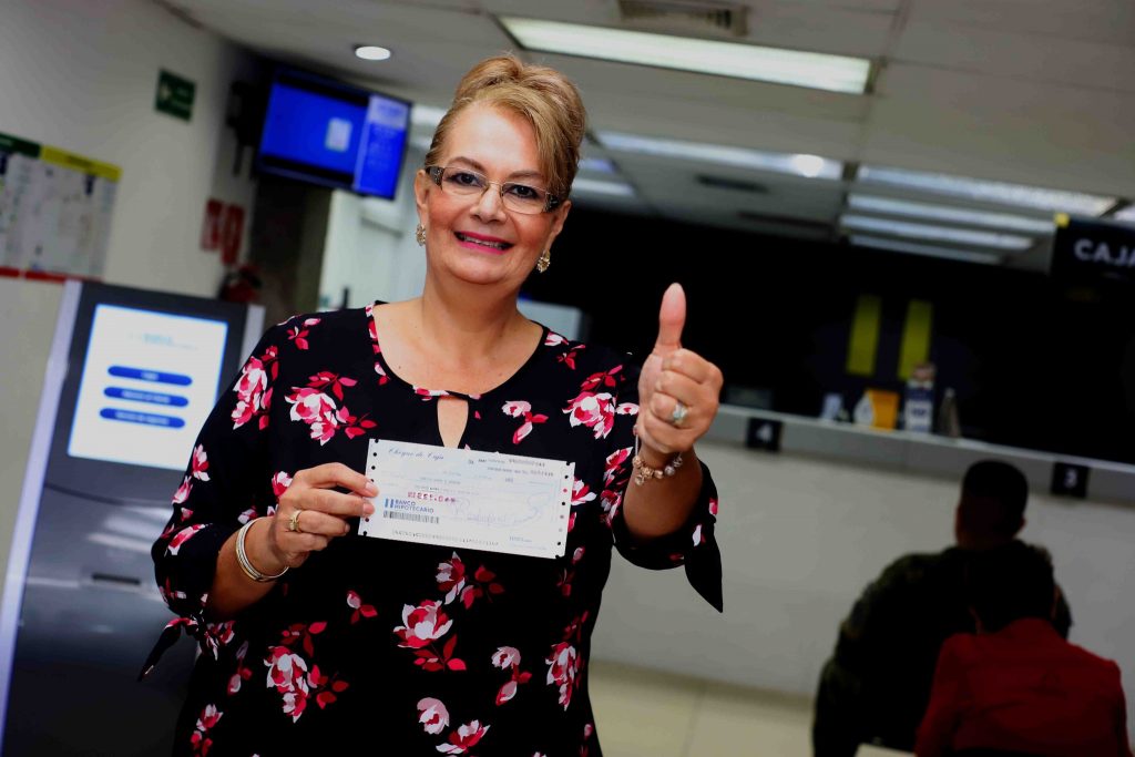 Entrega de Fondos Línea de Crédito Desarrollo Mujer